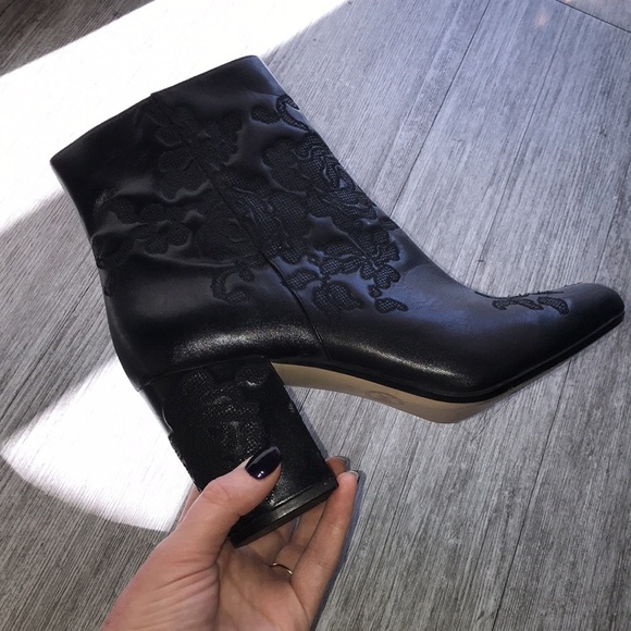 Michael Michael Kors leather lace embossed womens booties black (so detailed!!) - Picture 6 of 9
